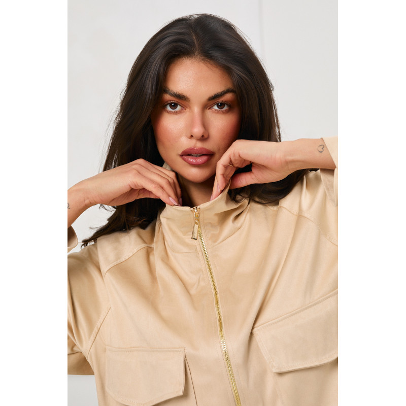 Zamszowa kurtka oversize z kieszeniami — zdjęcie 9