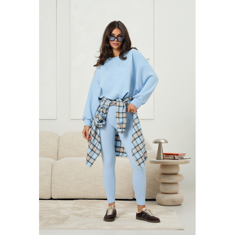 Oversizowa bluza z haftowanymi napisami — zdjęcie 9